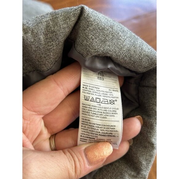 Old Navy Men’s Gray Puffer Vest Size XXL Full Zip Quilted Sleeveless Jacket NWOT - Picture 10 of 11